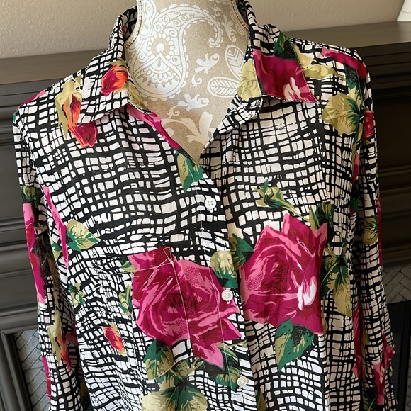 • Vincente lightweight floral patterned top, L • - Picture 2 of 9